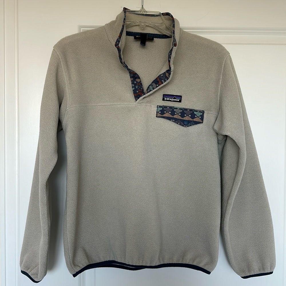 Small Cream Patagonia Synchilla Fleece